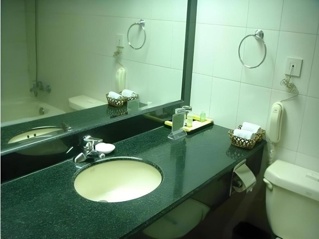 Zhengzhou Airport Hotel Екстер'єр фото