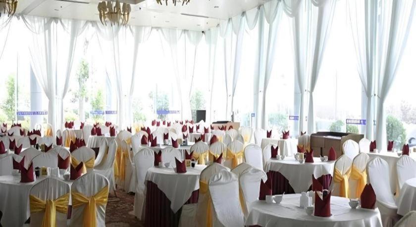 Zhengzhou Airport Hotel Екстер'єр фото