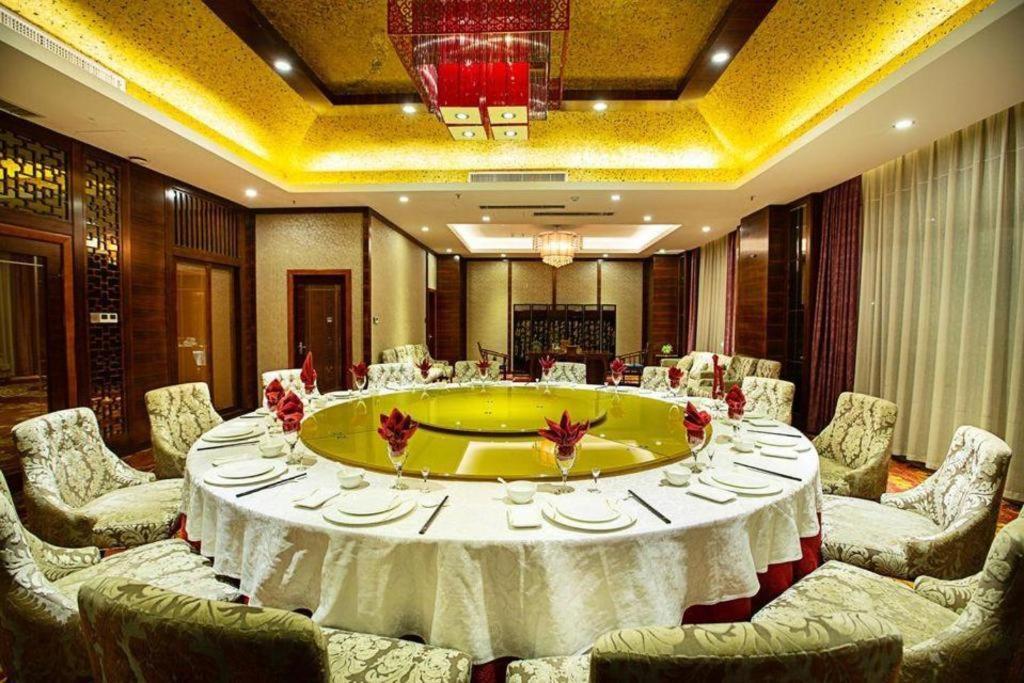 Zhengzhou Airport Hotel Екстер'єр фото