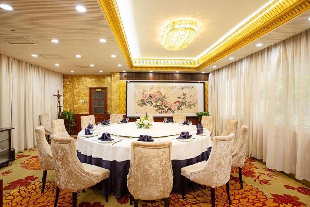 Zhengzhou Airport Hotel Екстер'єр фото